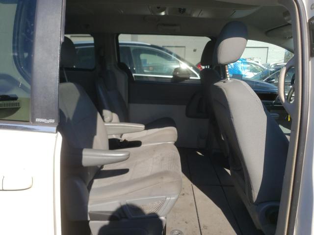 Photo 6 from auction – 2010 CHRYSLER TOWN & COU with VIN 2A4RR5D14AR228940