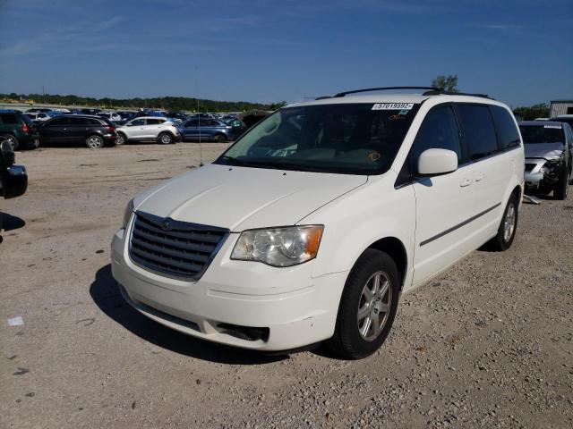 Photo 2 from auction – 2010 CHRYSLER TOWN & COU with VIN 2A4RR5D17AR285908