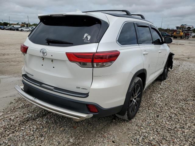 Photo 4 from auction – 2017 TOYOTA HIGHLANDER with VIN 5TDJZRFH2HS404423