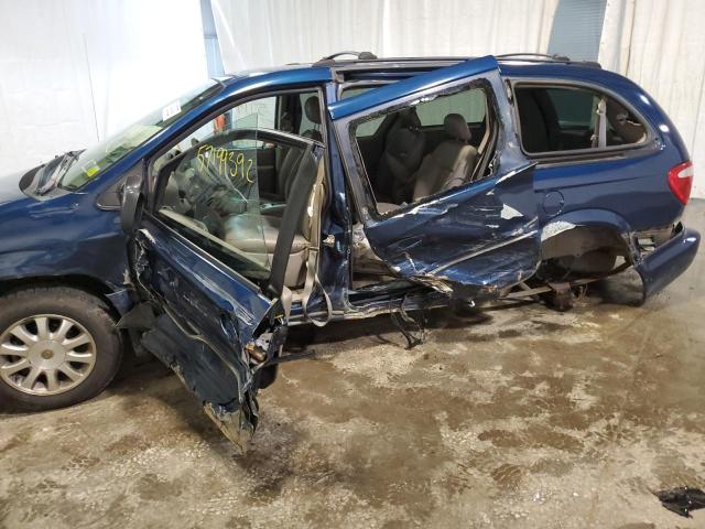Photo 9 from auction – 2003 CHRYSLER TOWN & COU with VIN 2C8GP54LX3R156390