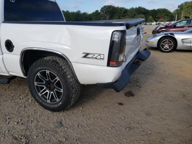 Photo 9 from auction – 2005 CHEVROLET SILVERADO2 with VIN 2GCEC13T851343353
