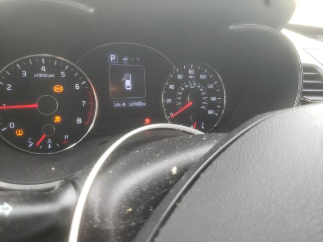 Photo 8 from auction – 2018 KIA FORTE LX with VIN 3KPFK4A75JE270065