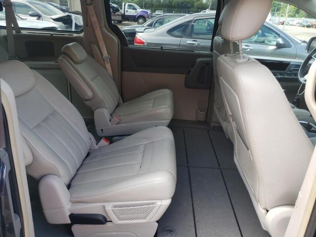 Photo 6 from auction – 2010 CHRYSLER TOWN & COU with VIN 2A4RR5DX8AR148318