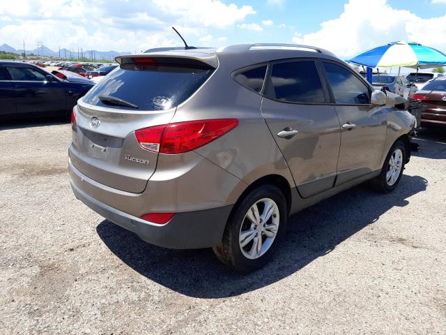 Photo 4 from auction – 2011 HYUNDAI TUCSON GLS with VIN KM8JU3AC3BU126931