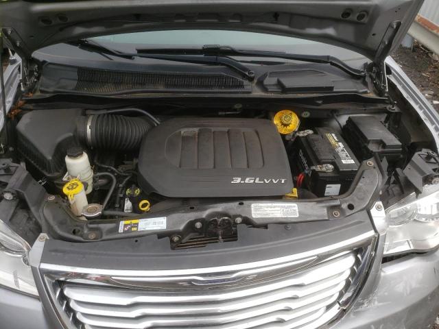 Photo 7 from auction – 2015 CHRYSLER TOWN & COU with VIN 2C4RC1BG5FR596543