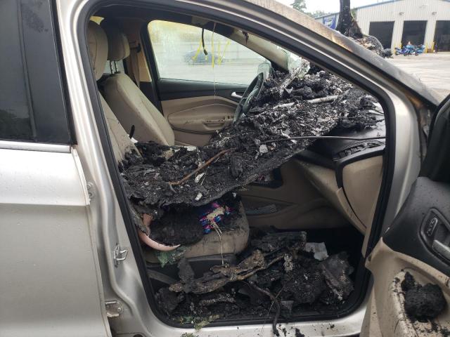 Photo 5 from auction – 2017 FORD ESCAPE SE with VIN 1FMCU9GD5HUB34338