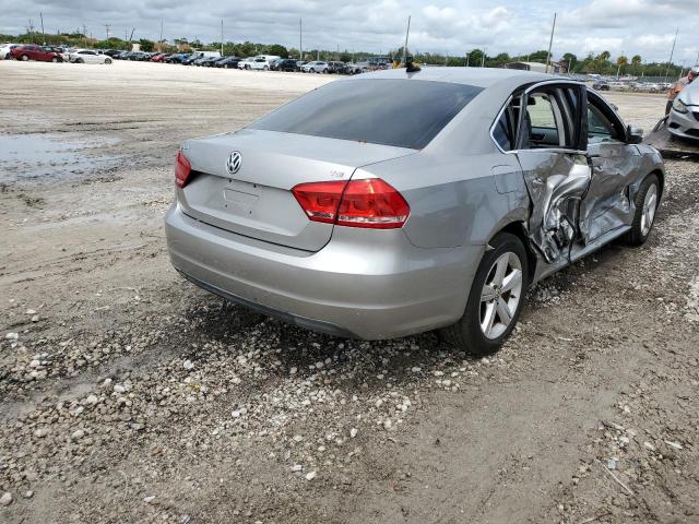 Photo 4 from auction – 2014 VOLKSWAGEN PASSAT S with VIN 1VWAS7A39EC045926
