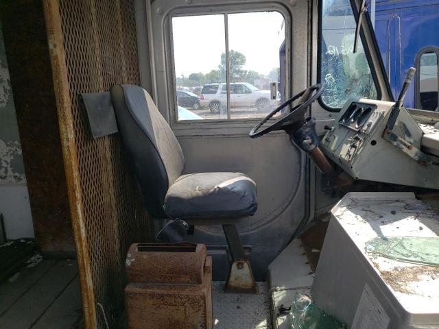 Photo 5 from auction – 1983 CHEVROLET P30 with VIN 1GBJP32M4D3322019