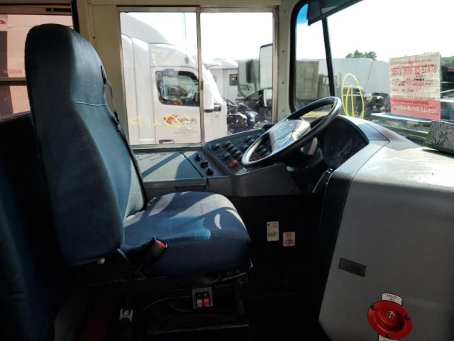 Photo 5 from auction – 2010 IC CORPORATION 3000 CE with VIN 4DRBUAANXAB218512