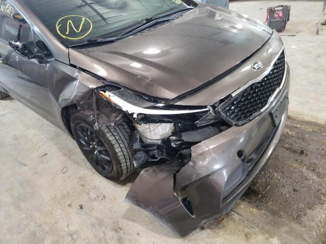 Photo 9 from auction – 2017 KIA FORTE LX with VIN 3KPFK4A70HE103753