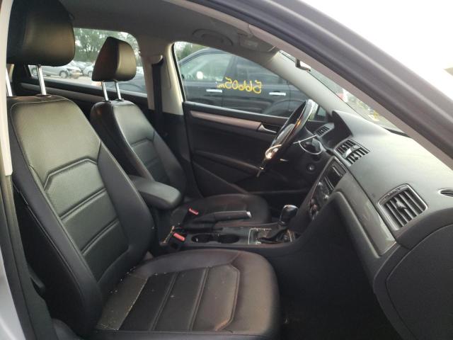 Photo 5 from auction – 2015 VOLKSWAGEN PASSAT S with VIN 1VWAT7A33FC076409