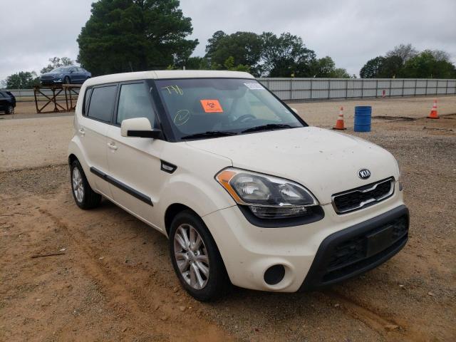 KIA SOUL 2013 with VIN KNDJT2A56D7767088 - Photo from auction