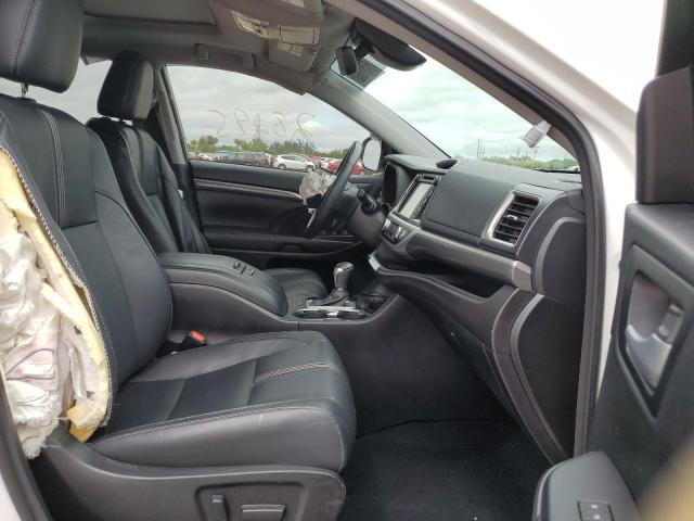 Photo 5 from auction – 2017 TOYOTA HIGHLANDER with VIN 5TDJZRFH2HS404423