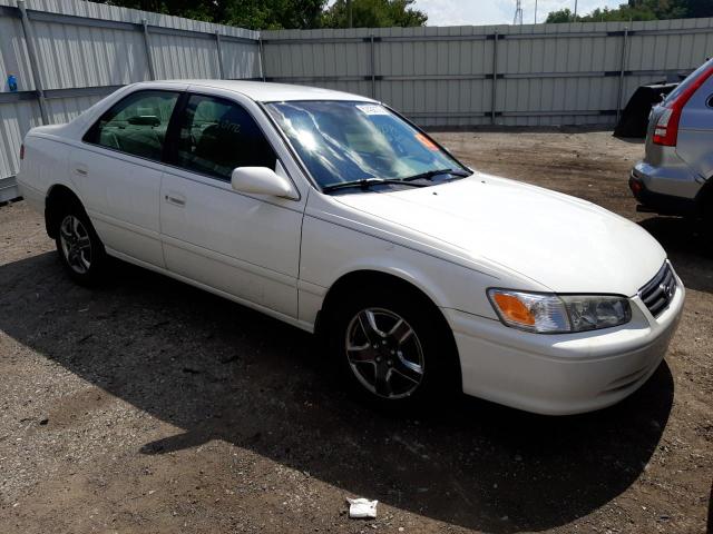 TOYOTA CAMRY CE 2000 with VIN 4T1BG22K6YU960244 - Photo from auction