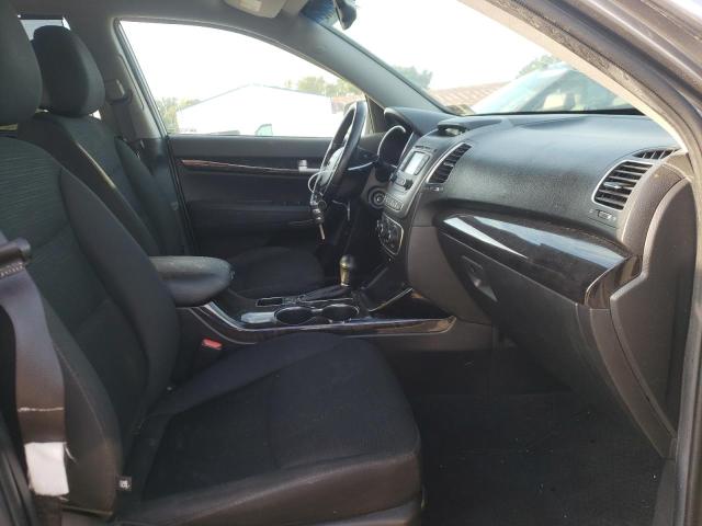 Photo 5 from auction – 2015 KIA SORENTO LX with VIN 5XYKTCA63FG585485