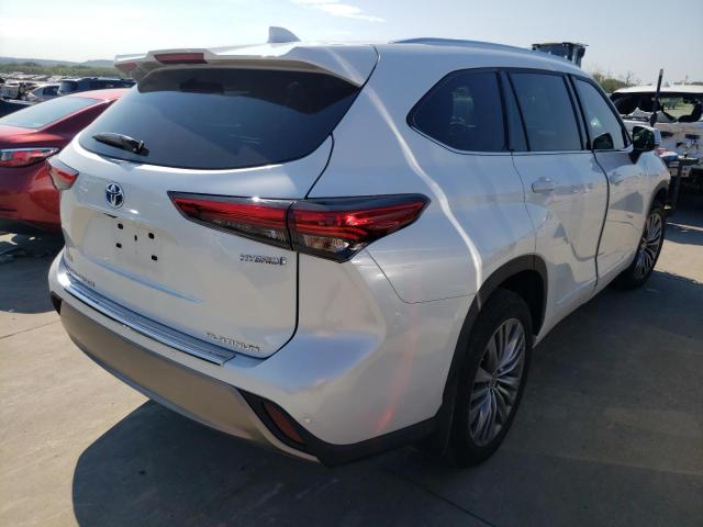 Photo 4 from auction – 2022 TOYOTA HIGHLANDER with VIN 5TDEBRCH6NS072086
