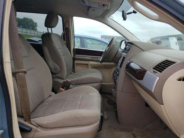 Photo 5 from auction – 2010 CHRYSLER TOWN & COU with VIN 2A4RR5D17AR142053