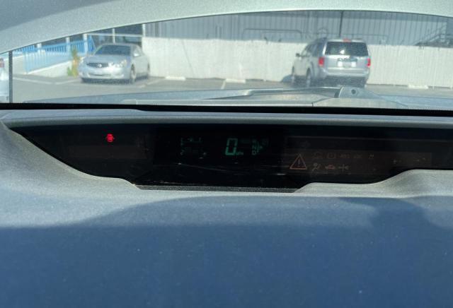 Photo 8 from auction – 2005 TOYOTA PRIUS with VIN JTDKB20U453002213
