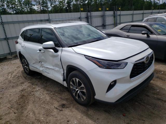 TOYOTA HIGHLANDER 2022 with VIN 5TDGZRAH1NS552835 - Photo from auction