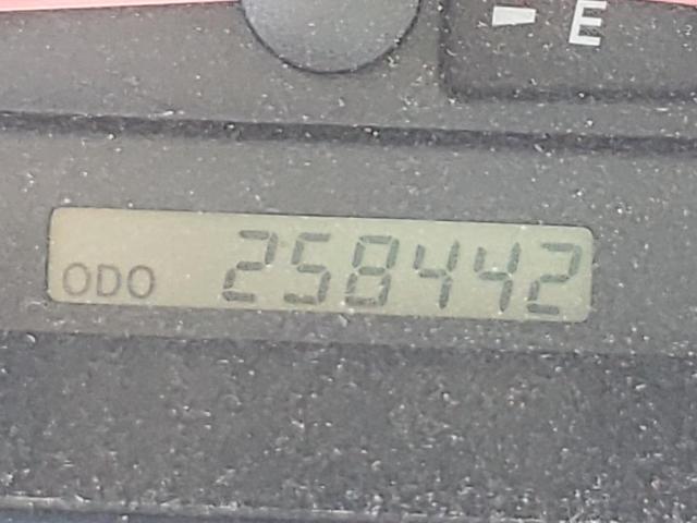 Photo 8 from auction – 2002 TOYOTA CAMRY LE with VIN JTDBE32K420033127