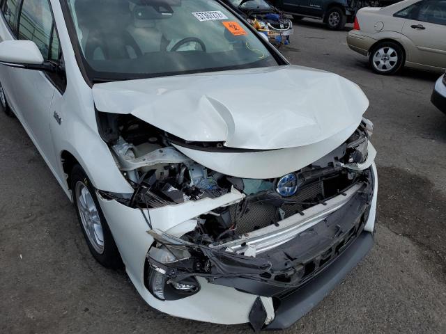 Photo 9 from auction – 2017 TOYOTA PRIUS PRIM with VIN JTDKARFP5H3055231