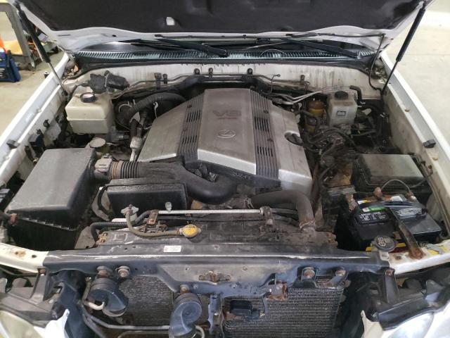 Photo 7 from auction – 2004 LEXUS LX 470 with VIN JTJHT00W343547411