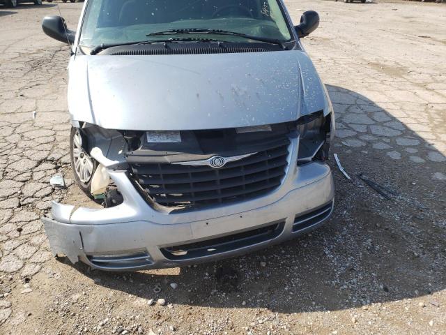 Photo 9 from auction – 2006 CHRYSLER TOWN & COU with VIN 1A4GP45R96B681226