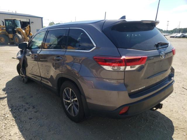 Photo 3 from auction – 2019 TOYOTA HIGHLANDER with VIN 5TDJZRFH5KS588487