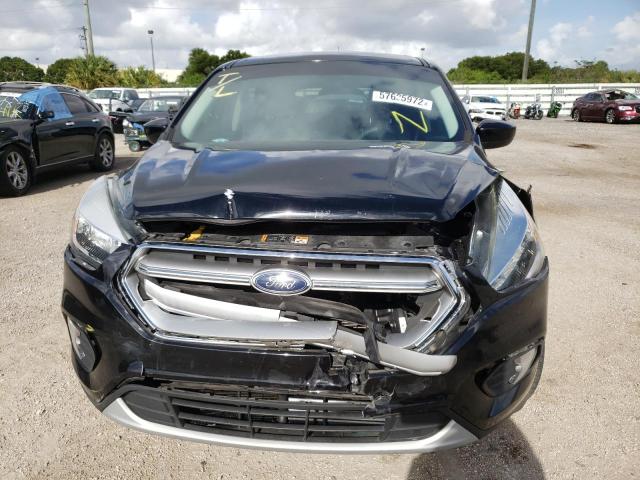 Photo 9 from auction – 2017 FORD ESCAPE SE with VIN 1FMCU0GD7HUE64803