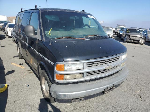 CHEVROLET EXPRESS 2002 with VIN 1GBFG15R621109390 - Photo from auction