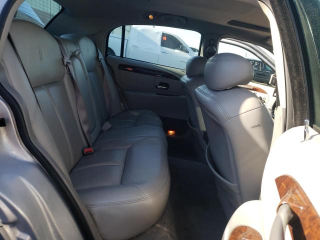Photo 6 from auction – 2002 LINCOLN TOWN CAR C with VIN 1LNHM83W12Y656388