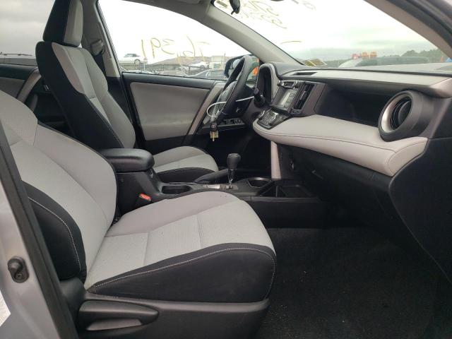Photo 5 from auction – 2017 TOYOTA RAV4 XLE with VIN 2T3RFREVXHW555768