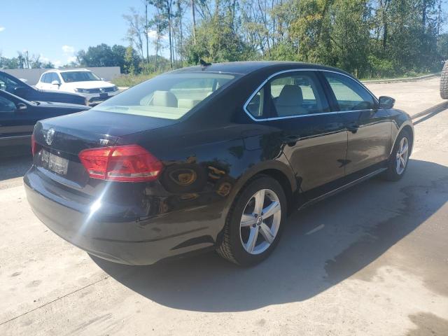 Photo 4 from auction – 2015 VOLKSWAGEN PASSAT S with VIN 1VWAT7A35FC117462