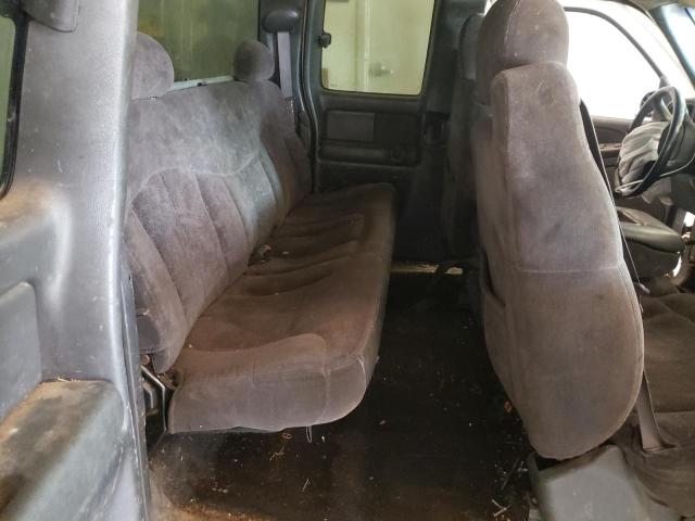 Photo 6 from auction – 2002 CHEVROLET SILVERADO with VIN 2GCEC19T521251300