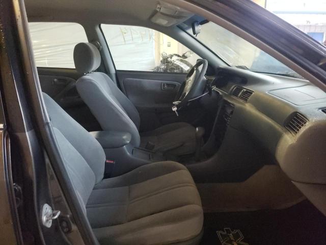 Photo 5 from auction – 2000 TOYOTA CAMRY CE with VIN 4T1BG22K8YU946085