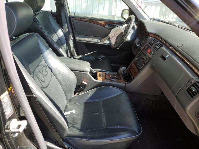 Photo 5 from auction – 2001 MERCEDES-BENZ E 320 with VIN WDBJF65J01B290171