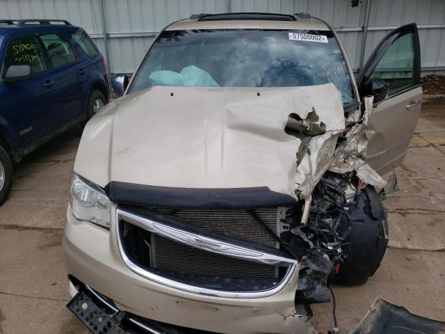 Photo 7 from auction – 2016 CHRYSLER TOWN & COU with VIN 2C4RC1CG3GR283460