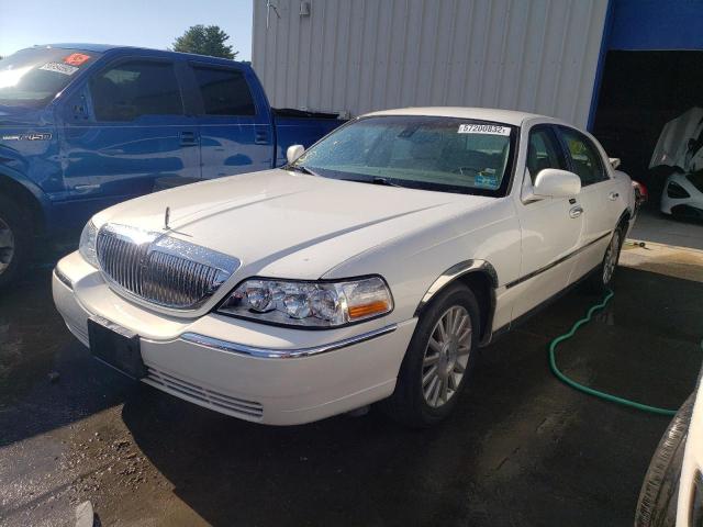 Photo 2 from auction – 2003 LINCOLN TOWN CAR S with VIN 1LNHM82W43Y623940