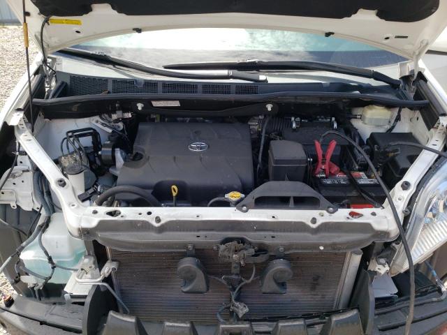 Photo 7 from auction – 2015 TOYOTA SIENNA XLE with VIN 5TDYK3DC2FS612080