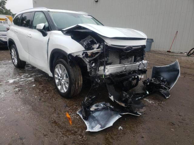 TOYOTA HIGHLANDER 2022 with VIN 5TDYZRAH2NS094436 - Photo from auction