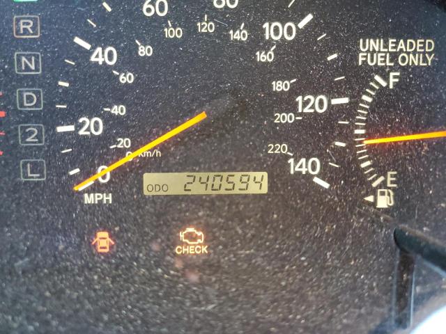 Photo 8 from auction – 2000 LEXUS ES 300 with VIN JT8BF28G2Y0246756