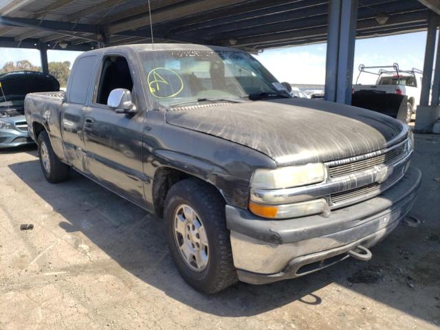 CHEVROLET SILVERADO 2002 with VIN 2GCEC19T021142856 - Photo from auction