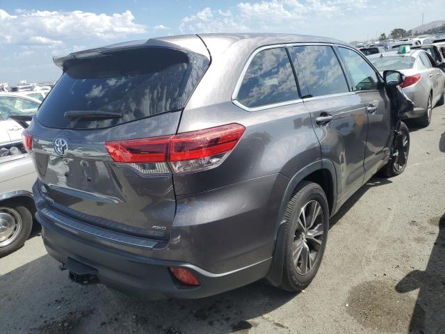 Photo 4 from auction – 2018 TOYOTA HIGHLANDER with VIN 5TDBZRFH4JS826039
