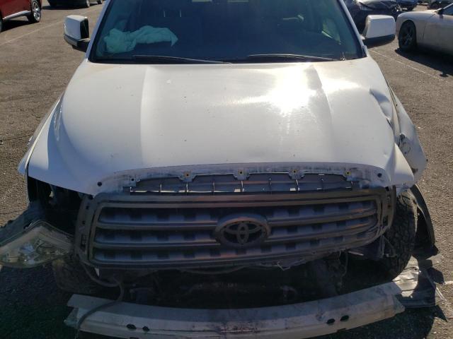 Photo 7 from auction – 2016 TOYOTA SEQUOIA SR with VIN 5TDBY5G1XGS135684
