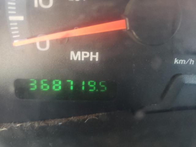 Photo 8 from auction – 2001 FORD F-150 with VIN 1FTRX18L81NA79414