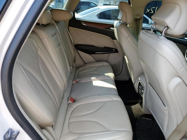 Photo 6 from auction – 2017 LINCOLN MKC SELECT with VIN 5LMCJ2D93HUL45373