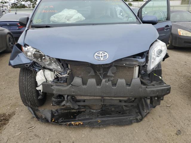 Photo 7 from auction – 2017 TOYOTA SIENNA LE with VIN 5TDJZ3DC2HS174032