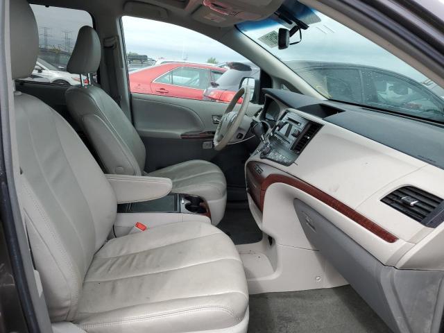 Photo 5 from auction – 2014 TOYOTA SIENNA XLE with VIN 5TDYK3DC3ES434548