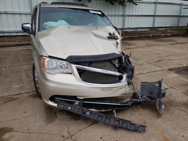 Photo 9 from auction – 2016 CHRYSLER TOWN & COU with VIN 2C4RC1CG3GR283460