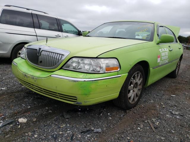 Photo 2 from auction – 2009 LINCOLN TOWNCAR with VIN 2LNHM82VX9X611940